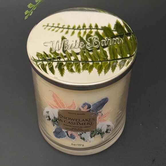 BBW Snowflakes & Cashmere White Barn Bath & Body Works Single Wick Candle - Picture 4 of 10